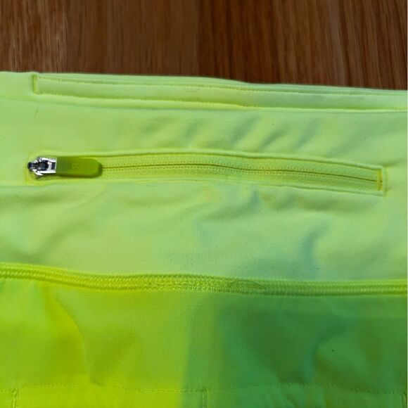 Lululemon Speed Up LR Low-Rise Short 2.5" Highlight Yellow Size 14 NWT Workout - Picture 8 of 10